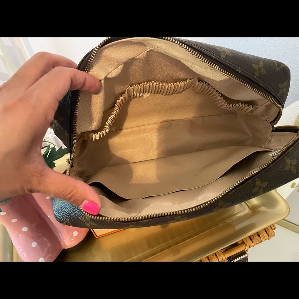 ❌SOLD❌Authentic Louis Vuitton Trousse 28 - Picture 8 of 16
